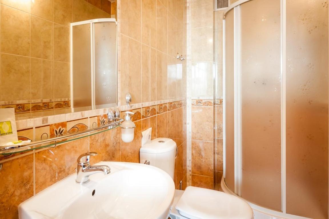 Hotel Alf كراكوفيا المظهر الخارجي الصورة