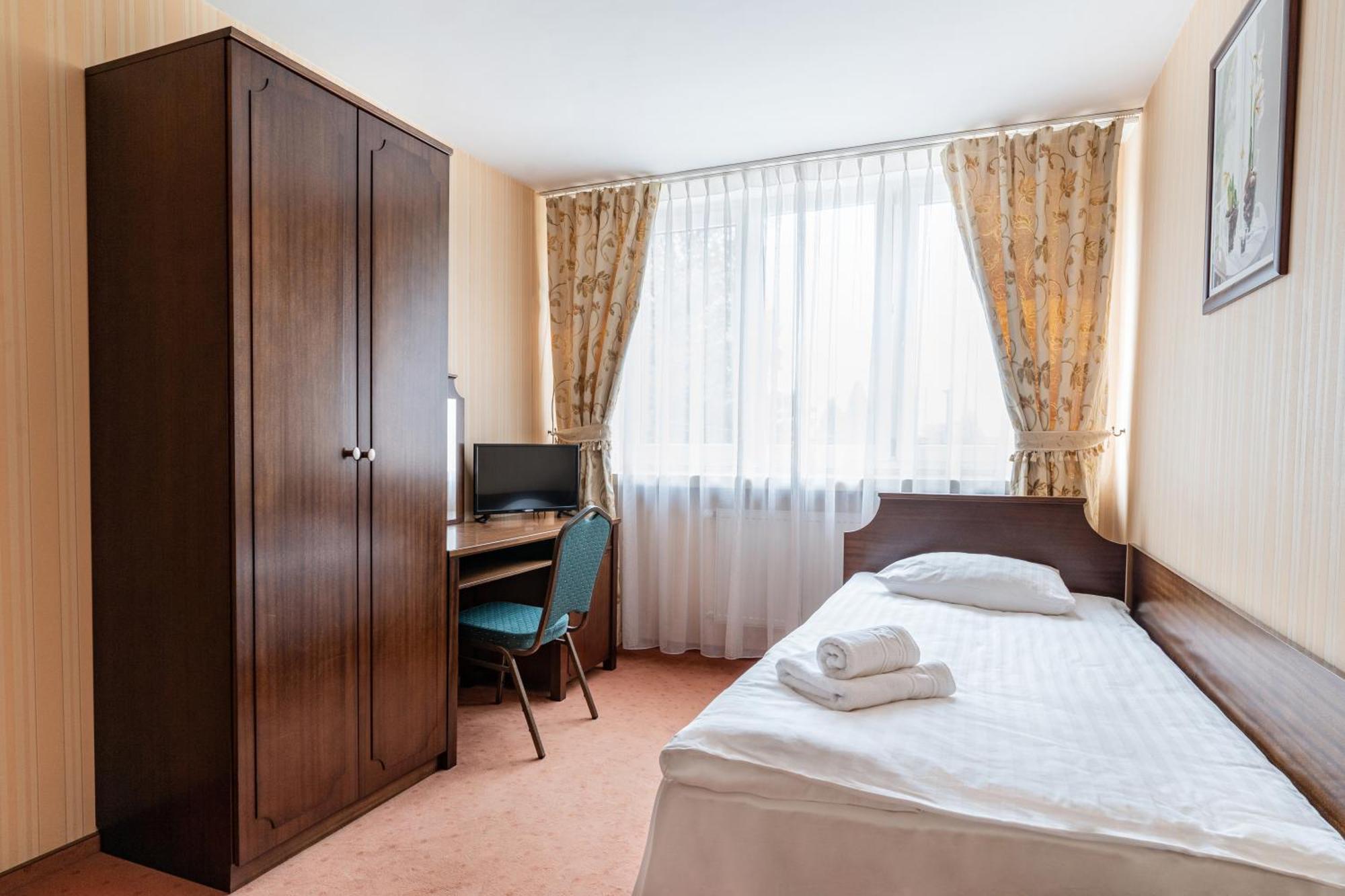 Hotel Alf كراكوفيا المظهر الخارجي الصورة