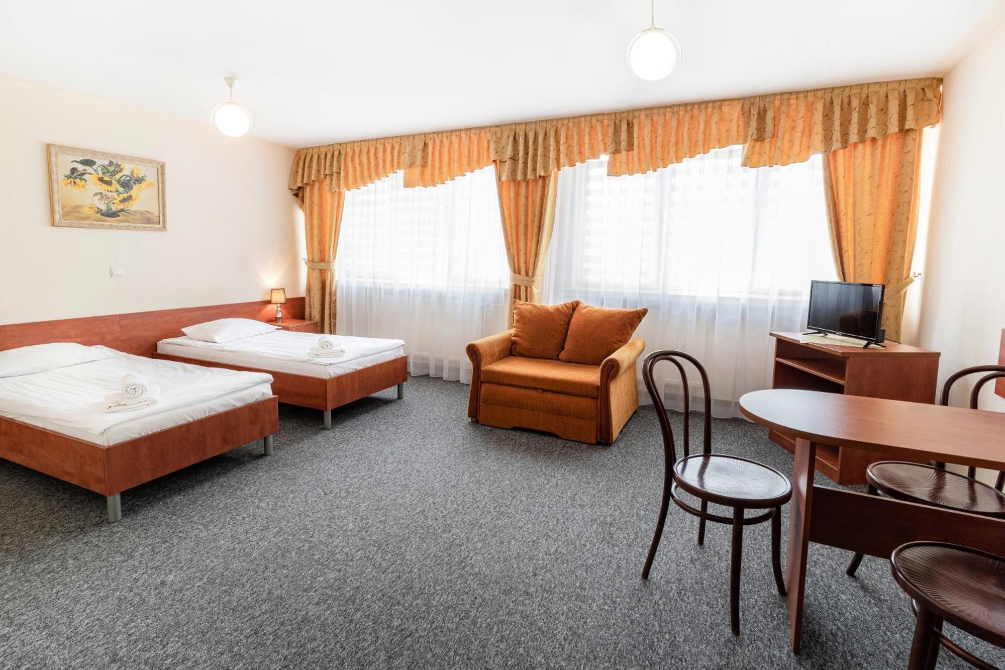 Hotel Alf كراكوفيا المظهر الخارجي الصورة